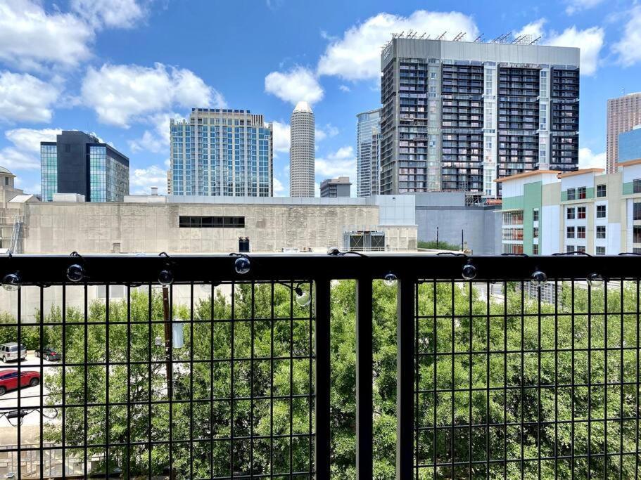 Luxury Apartment With King Bed And Pool And Free Parking 4 Houston Kültér fotó