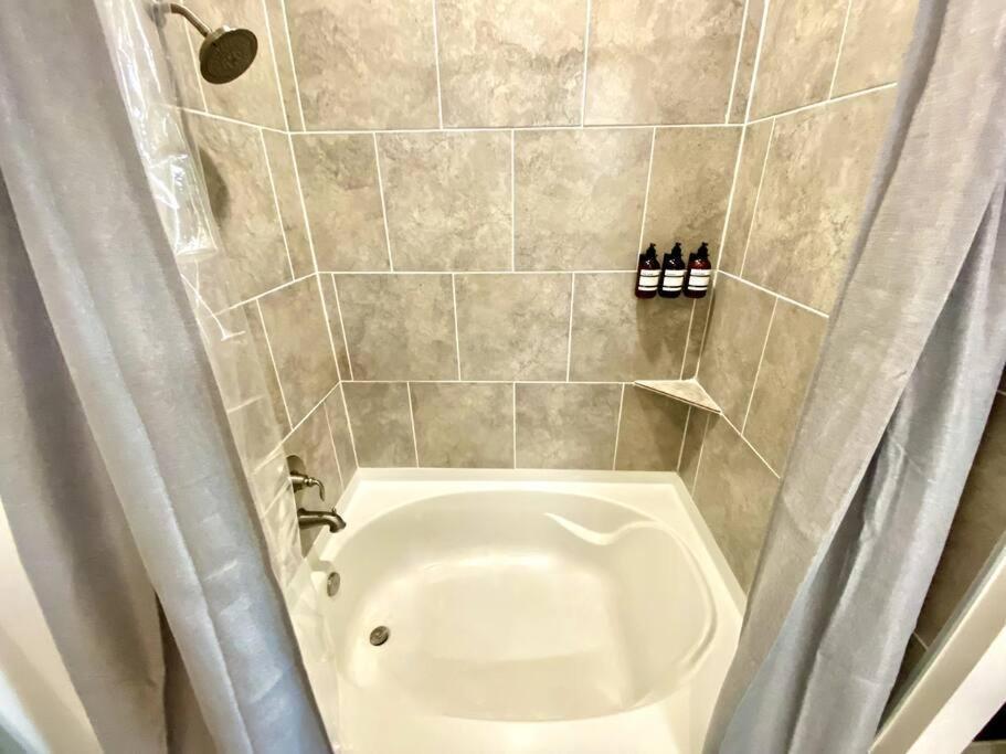 Luxury Apartment With King Bed And Pool And Free Parking 4 Houston Kültér fotó